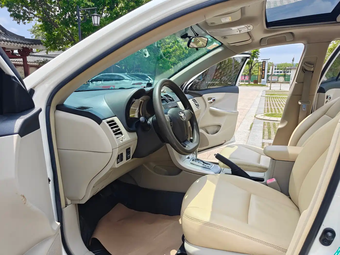 Toyota Corolla 2012 Styling Edition 1.6L Automatic GL фото 6