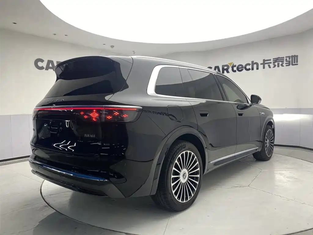 AITO Wenjie AITO M8 2025 Range Extender Max+ Edition 53.4kWh 5-seater фото 5