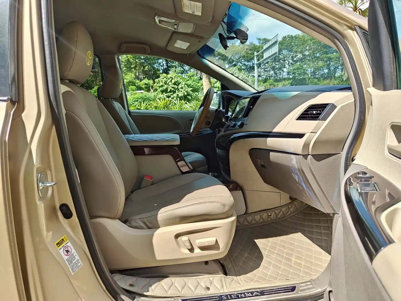 Toyota Sienna фото 6