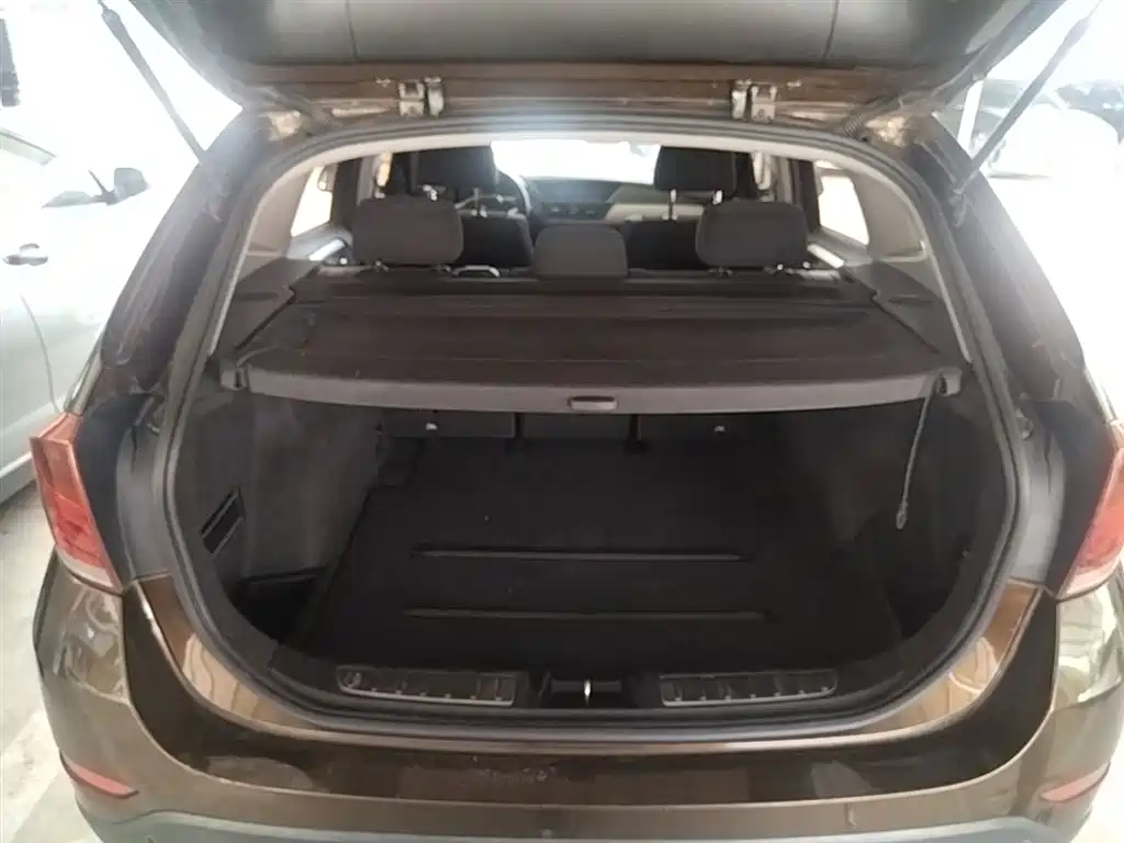BMW X1 2014 sDrive18i Fashion Edition фото 19