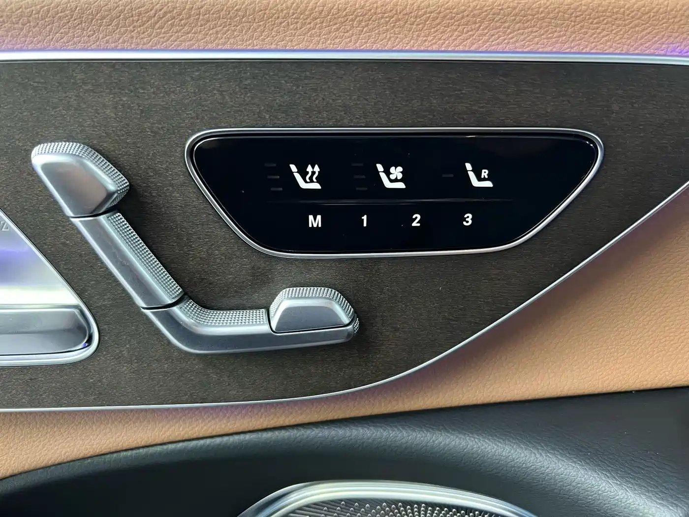 Mercedes-Benz E-Class 2025 E 300 L Luxury фото 18