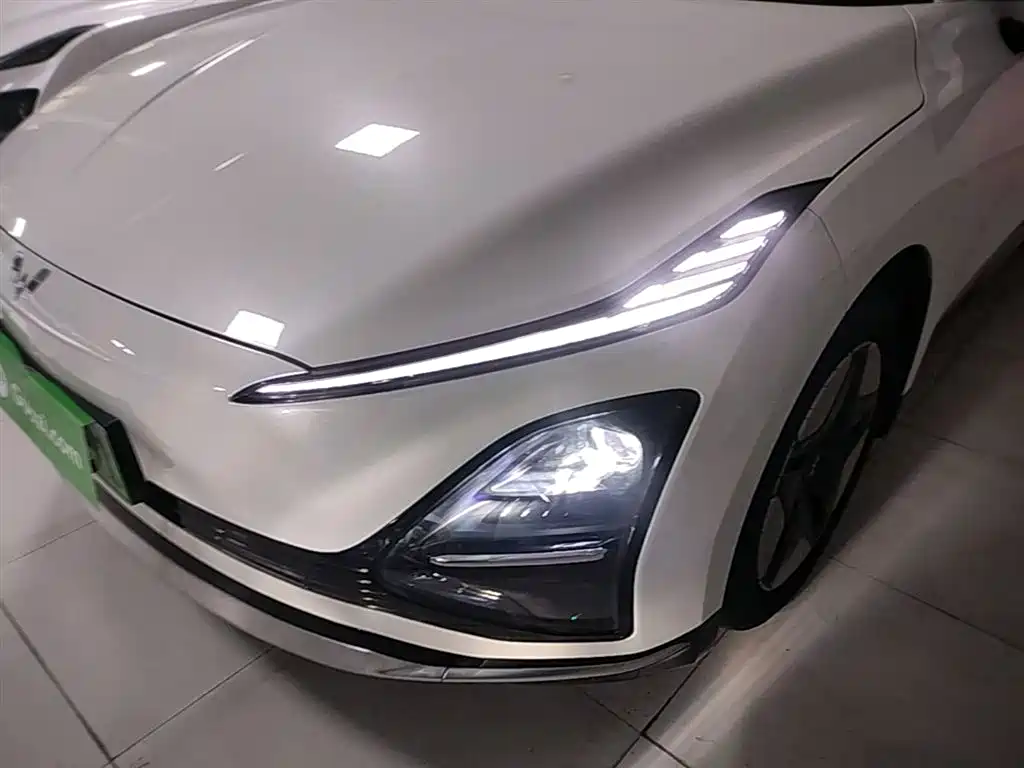 Фото 23 - Wuling Motors Wuling E5