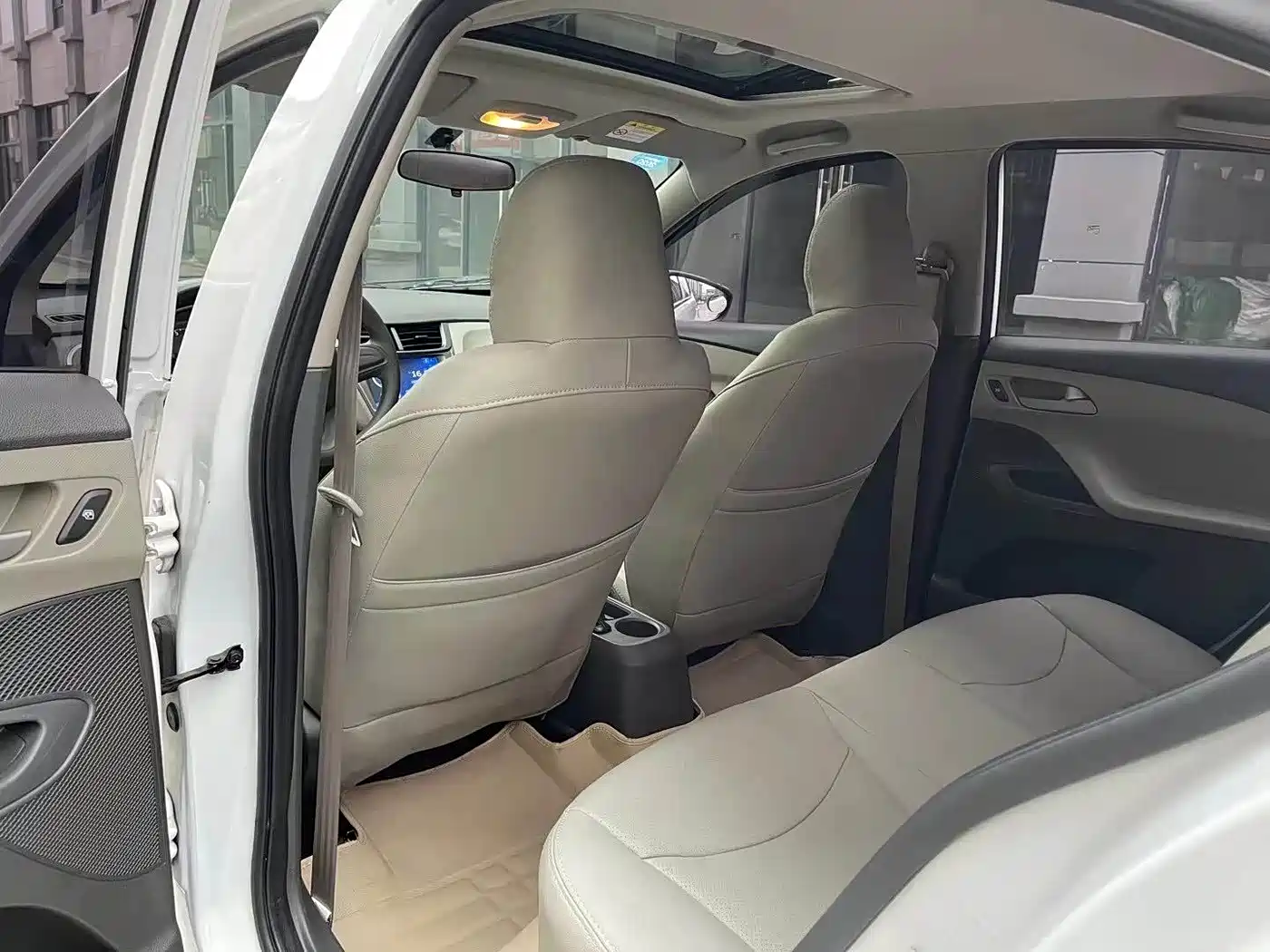Chevrolet Sail 2015 Sail 3 1.3L Manual Ideal Edition фото 9