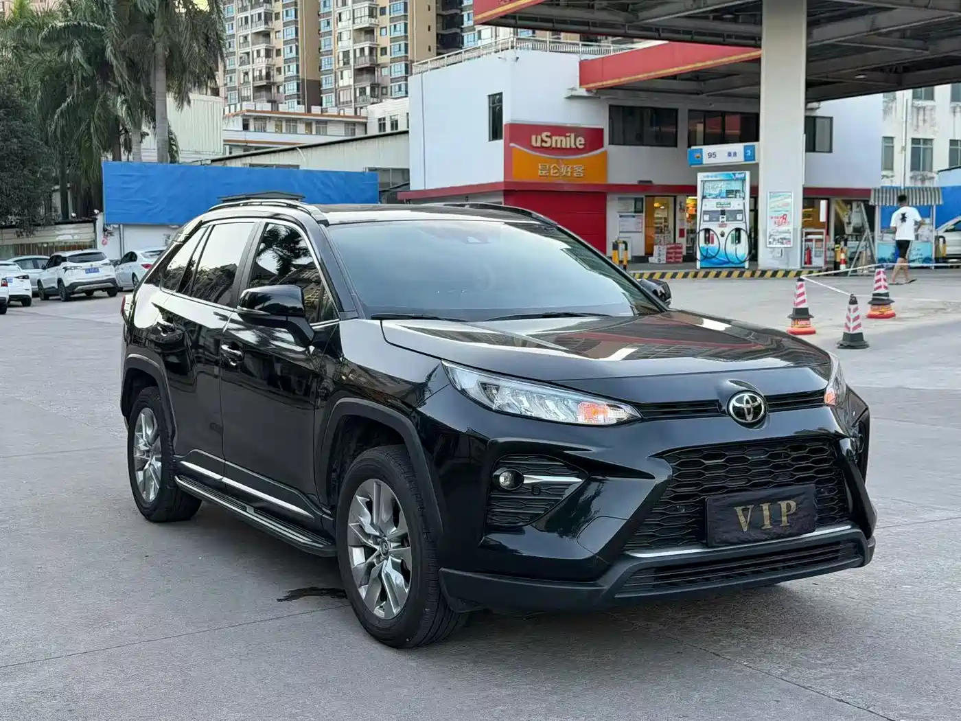 Toyota Wildlander 2021 2.0L CVT 2WD Luxury Edition фото 3