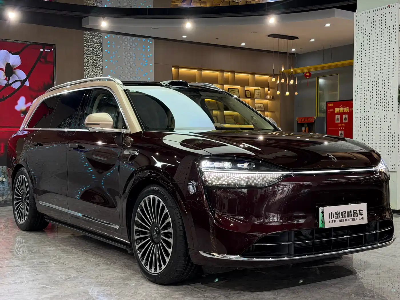 AITO Wenjie AITO M9 2025 Extended Range Ultra 52kWh 6-Seater фото 3