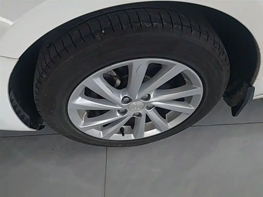Buick Verano 2018 Sedan 15S Automatic Leading фото 23