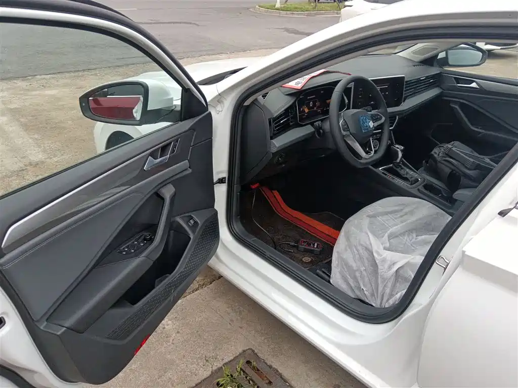 Volkswagen Sagitar 2025 Model Year Facelift 200TSI DSG Soaring Edition фото 16