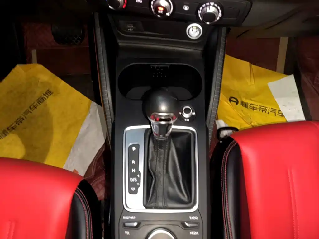 Audi Q2L 2019 2018 35 TFSI Launch Exclusive Edition China V