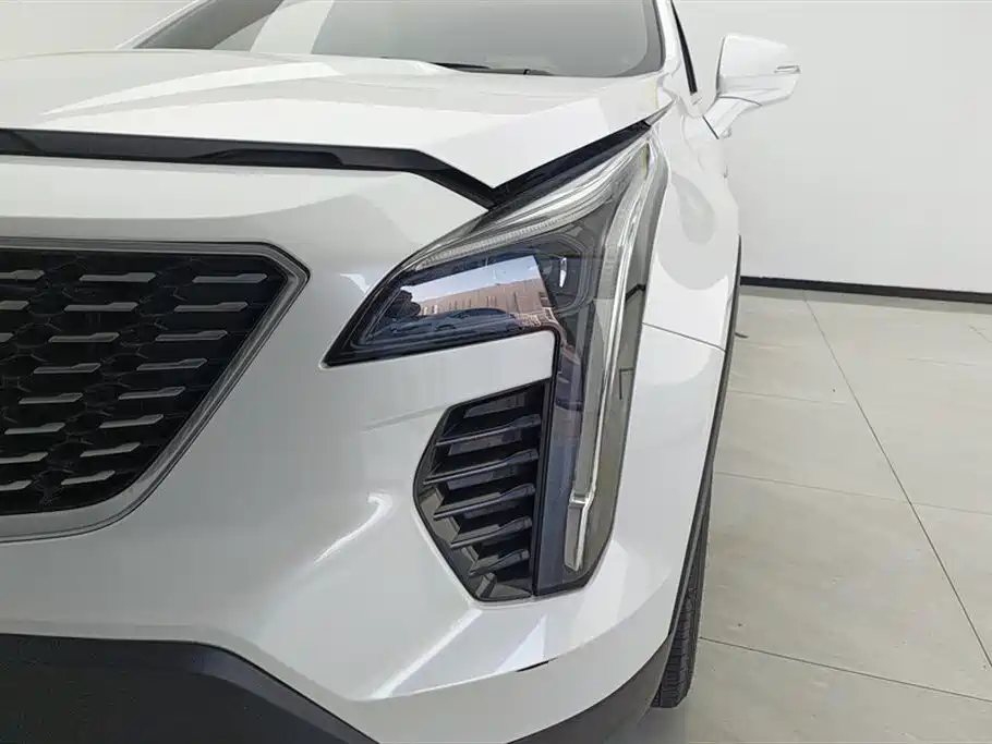 Cadillac XT4 2021 28T FWD Premium Edition фото 5