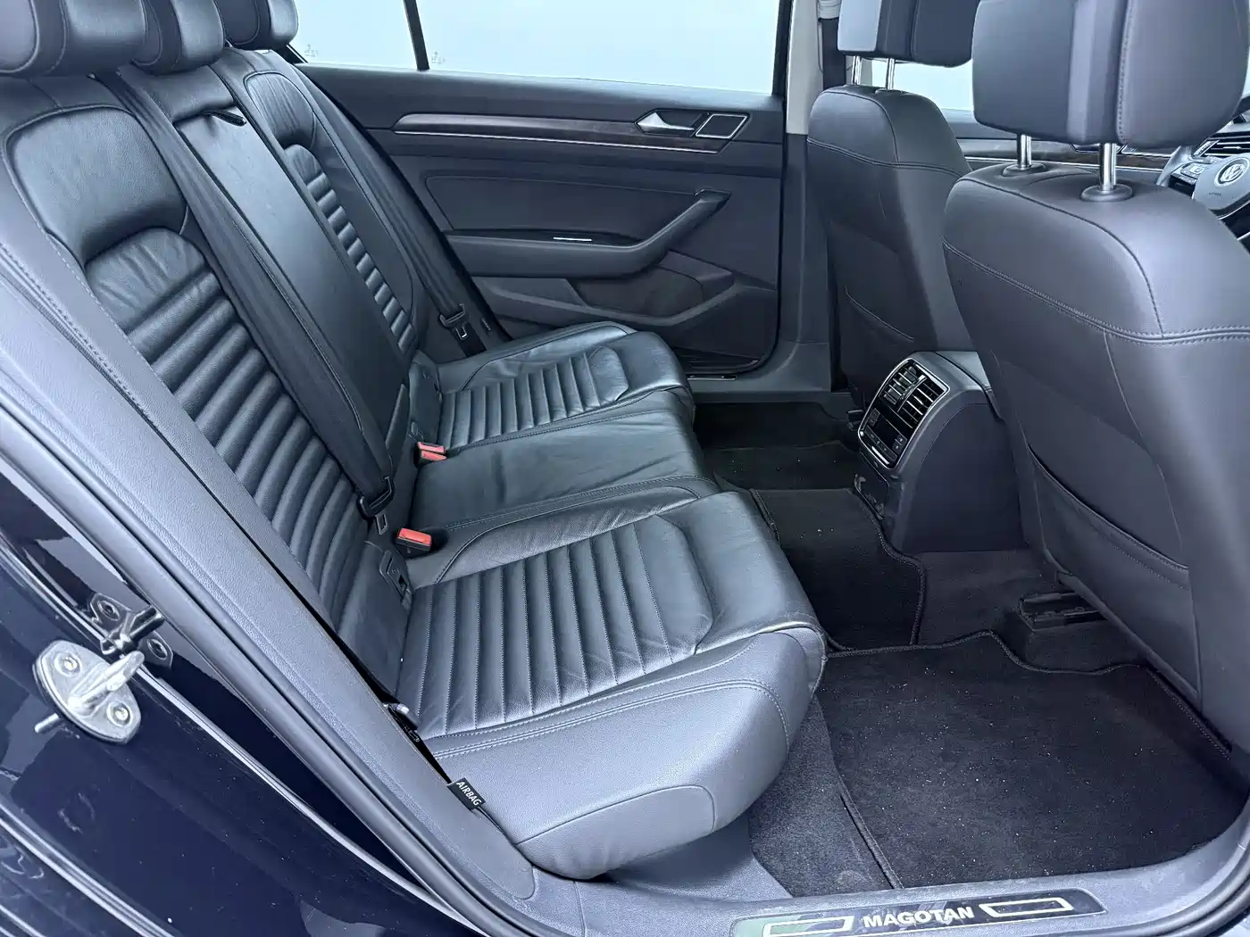 Volkswagen Magotan 2019 330TSI DSG Luxury Class China VI фото 13