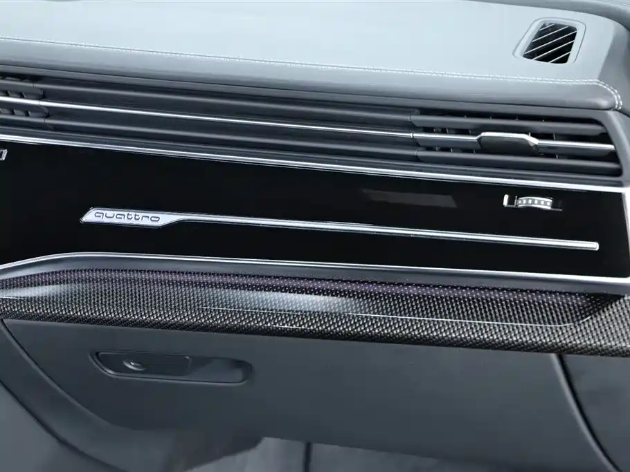 Audi SQ7 2024 4.0 TFSI Dark Knight Edition фото 22