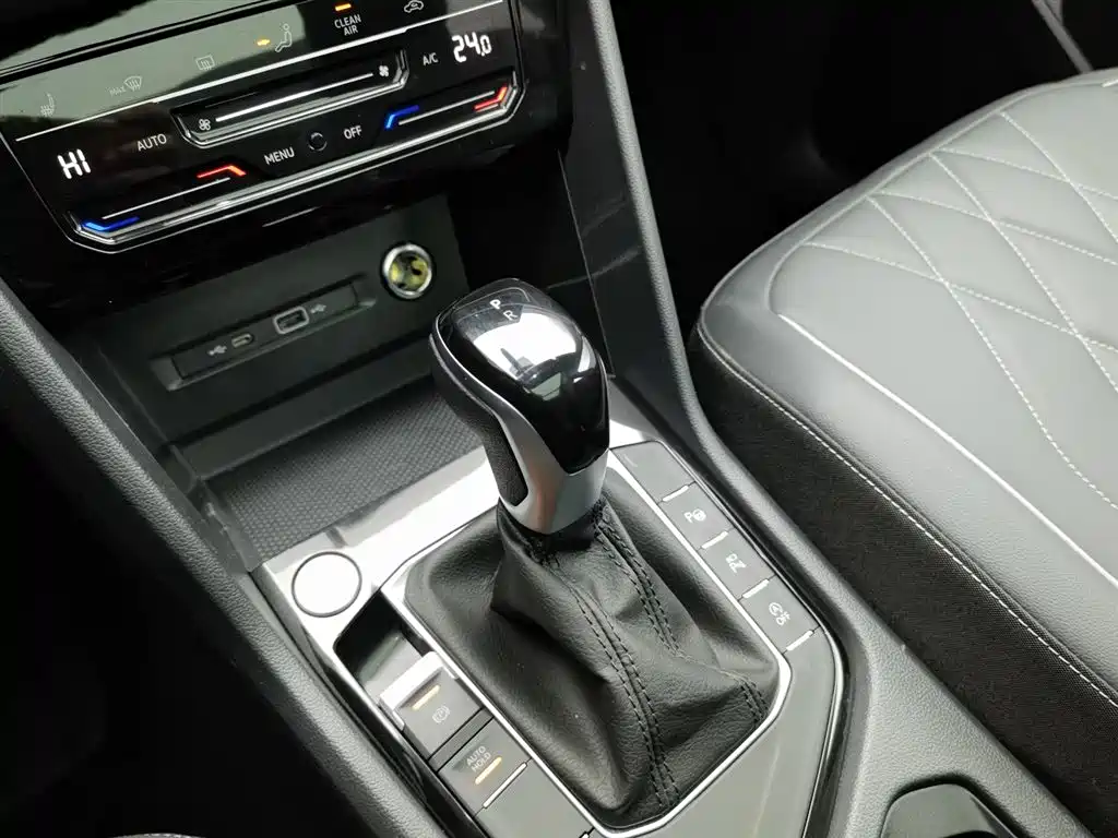 Volkswagen Tiguan L 2024 Outstanding 330TSI Auto 2WD R-Line Dragon Glory Edition фото 13