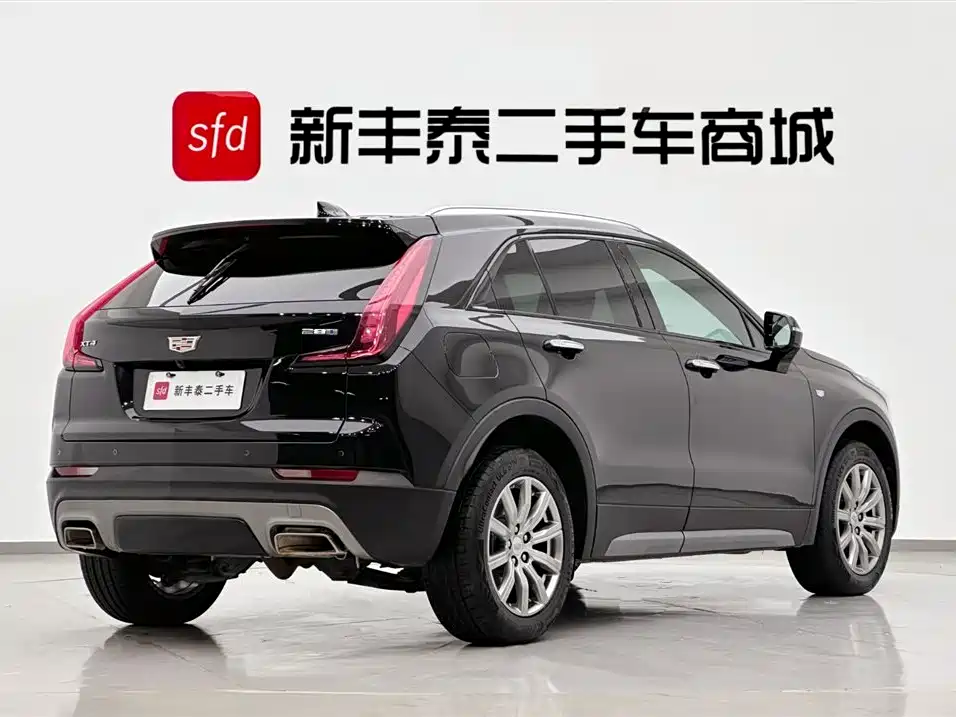 CADILLAC XT4