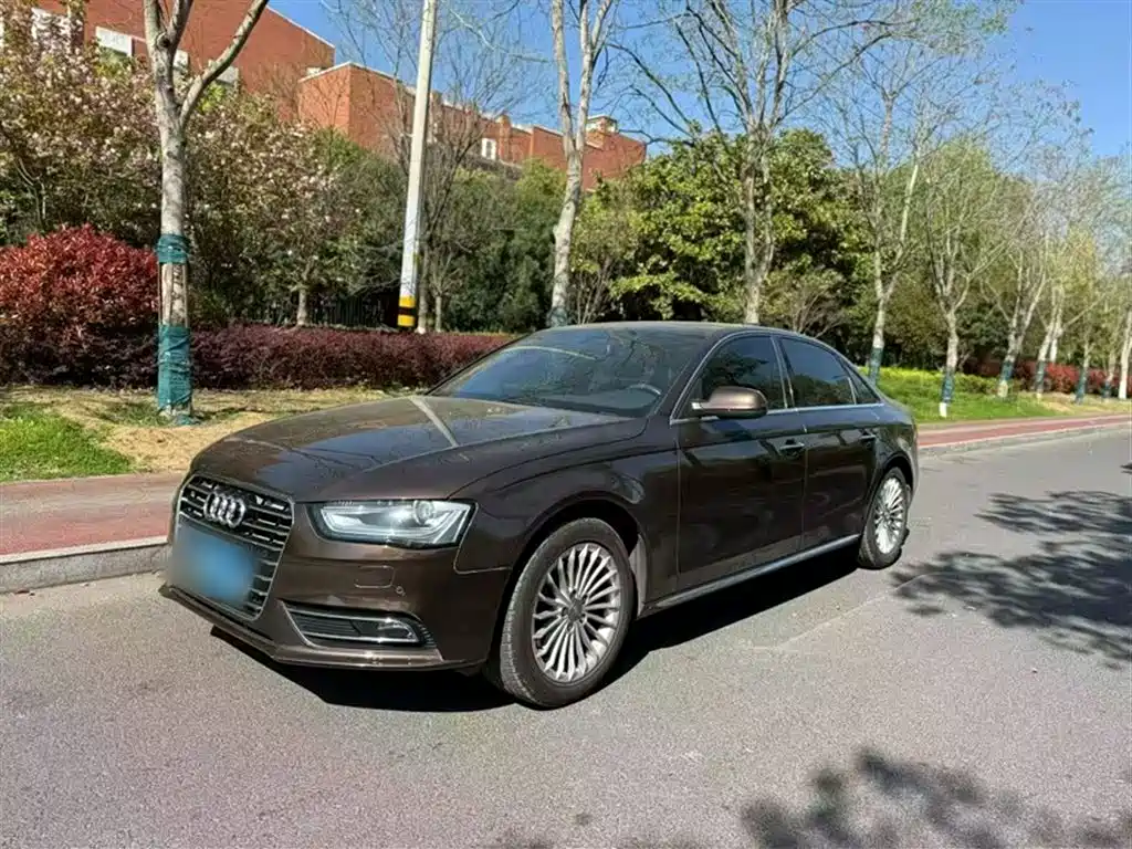 Audi A4L 2016 35 TFSI Automatic Comfort фото 2
