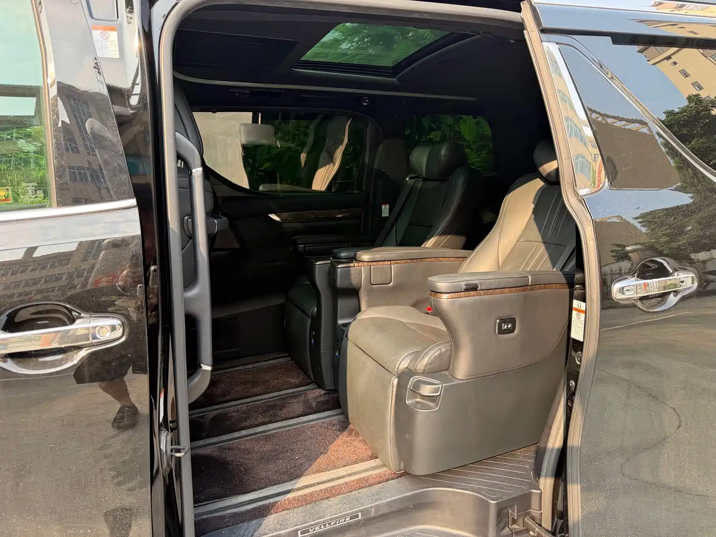 Toyota Vellfire 2020 2020 Twin Engine 2.5L HV Premium Edition