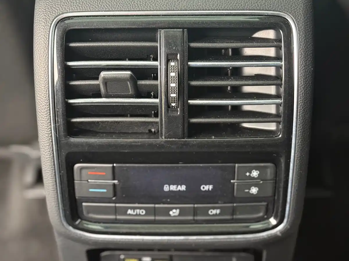 Volkswagen Magotan 2018 330TSI DSG Premium фото 7