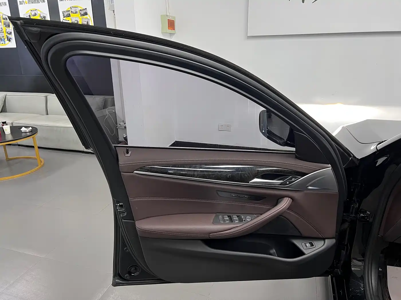 BMW 5 Series 2020 525Li M Sport Package фото 16
