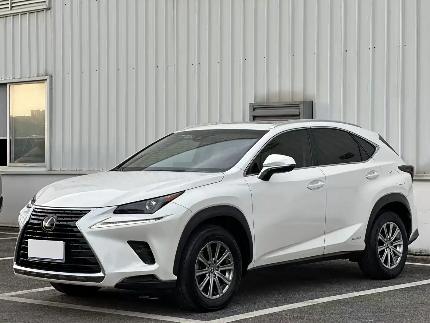 Фото 3 - Lexus NX