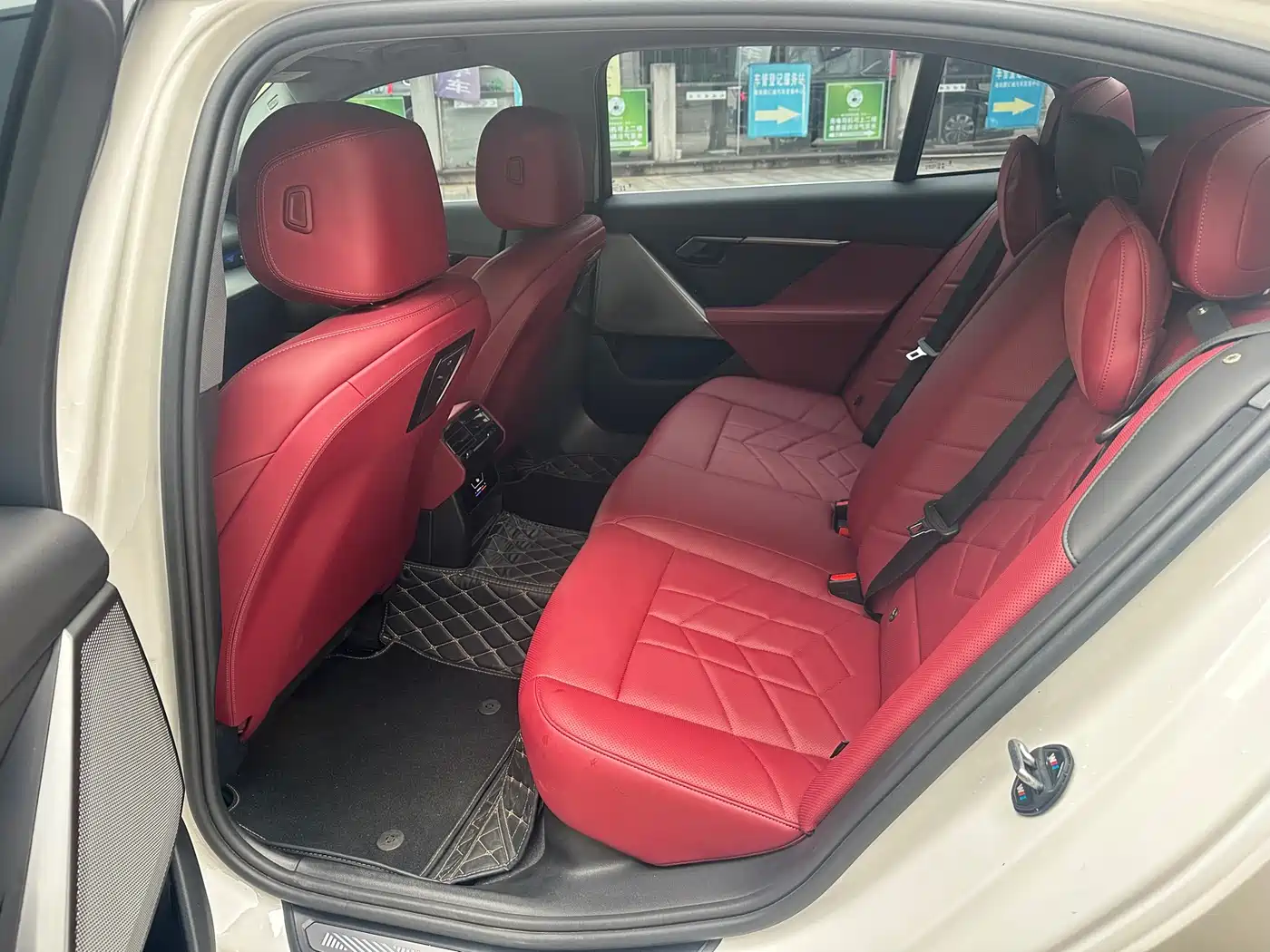 BMW i5 2024 eDrive 35L M Sport Package фото 5