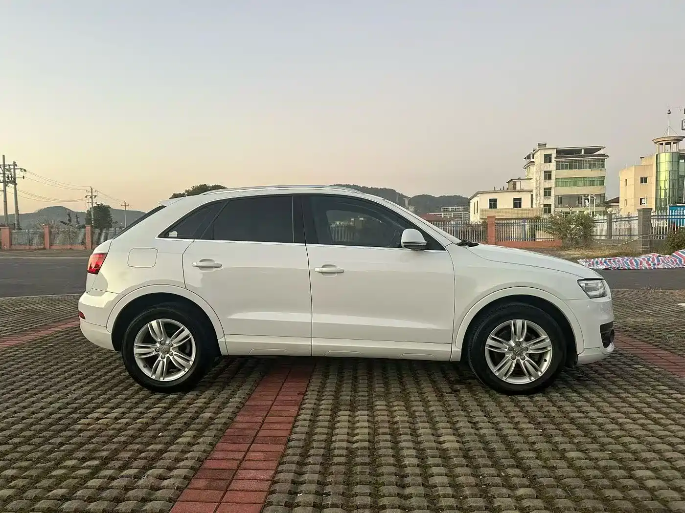Audi Q3 2013 35 TFSI quattro Comfort фото 3