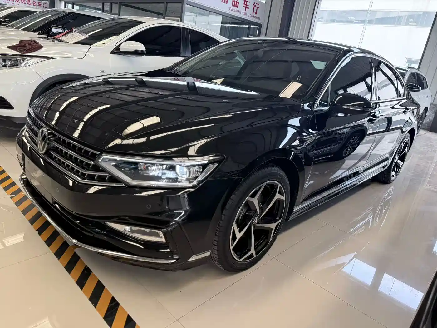 Volkswagen Magotan 2023 2 Million Units Anniversary Edition 330TSI DSG Leading Type