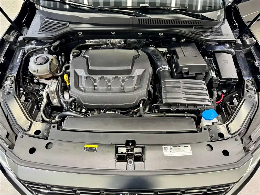 Volkswagen Passat 2025 Outstanding 380TSI Dragon Soaring Edition фото 12