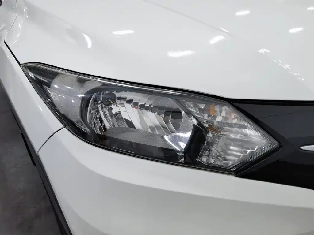 Фото 7 - Honda Vezel
