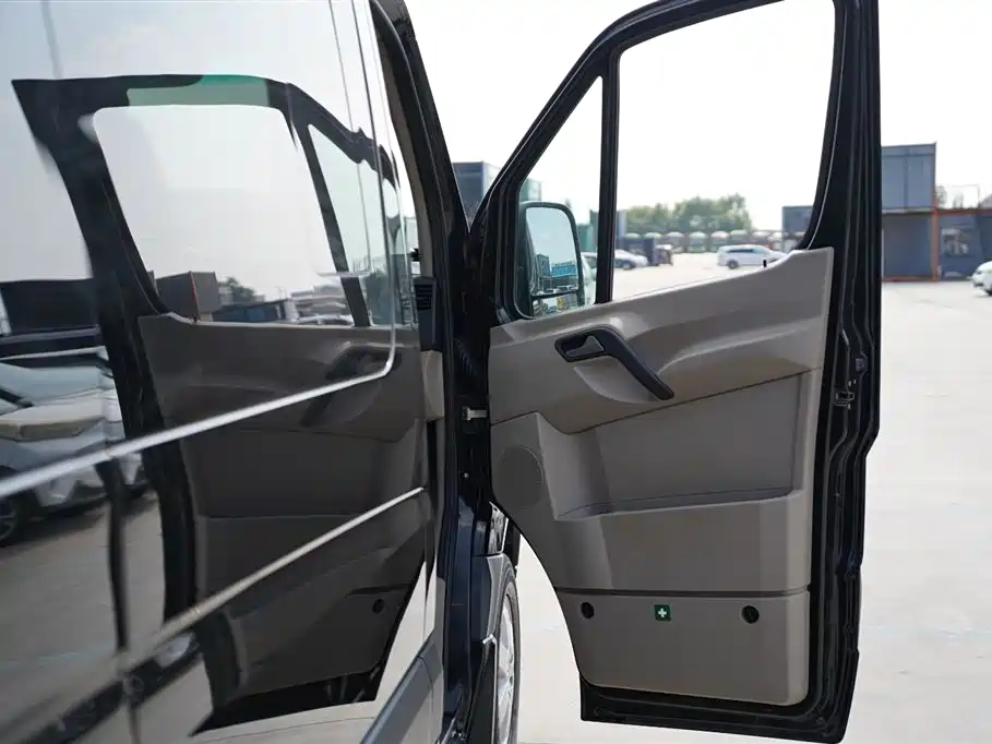 Mercedes-Benz Sprinter 2016 2014 Model 2.1T Excellent Travel Medium Wheelbase
