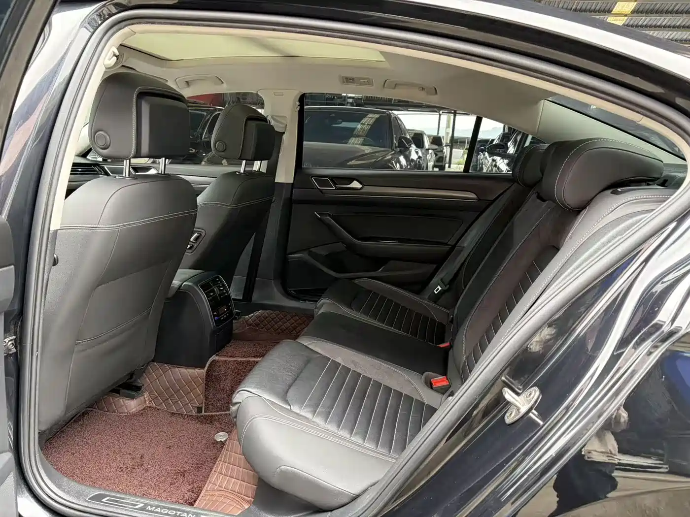 Volkswagen Magotan 2020 330TSI DSG Leading фото 9