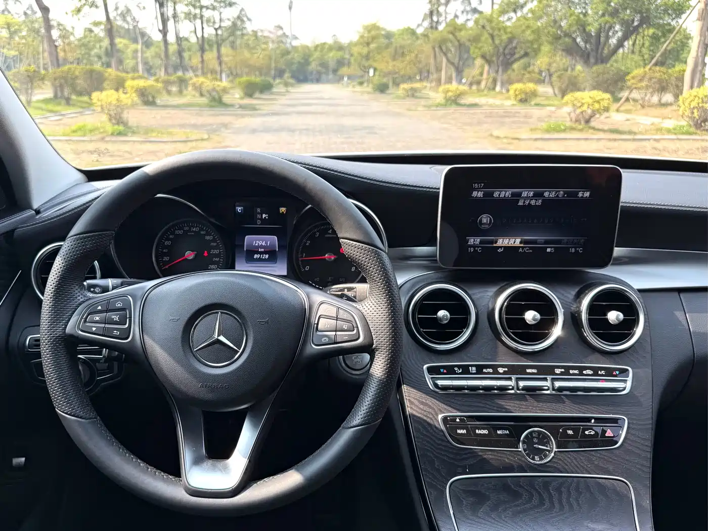 Mercedes-Benz C-Class 2017 C 180 L Sport фото 15