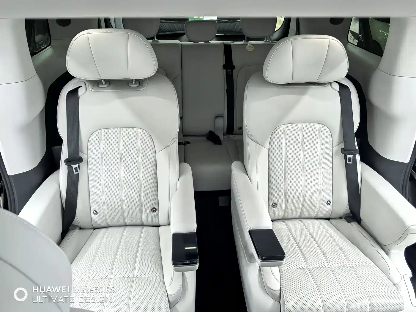 Voyah Auto Voyah Dreamer 2025 PHEV 4WD Kunpeng Premium Edition фото 17