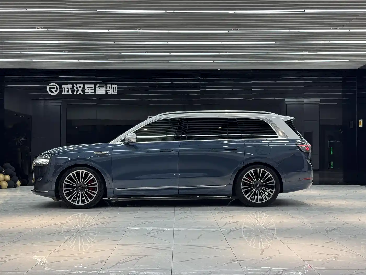 AITO Wenjie AITO M9 2024 Extended Range Ultra 42kWh 6-Seater фото 5