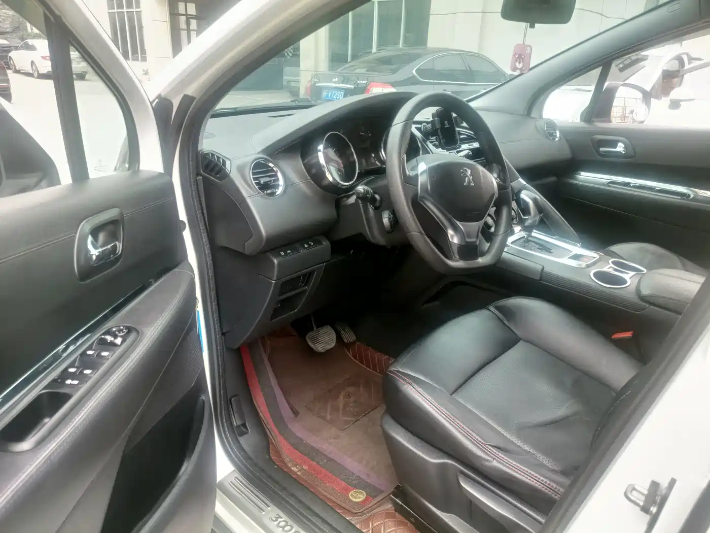 Peugeot 3008 2015 2.0L Automatic Classic Edition фото 7