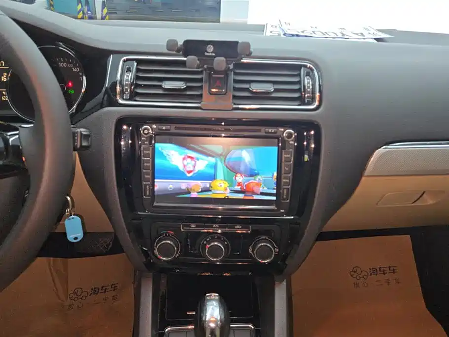 Volkswagen Sagitar 2015 230TSI Automatic Comfort фото 13
