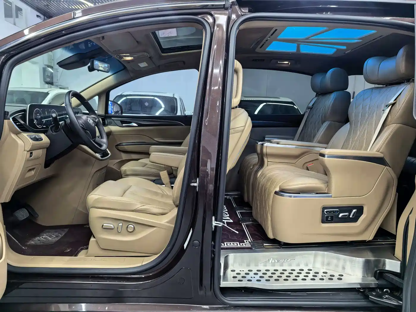 Buick GL8 2021 ES Landlord 653T Premium фото 7