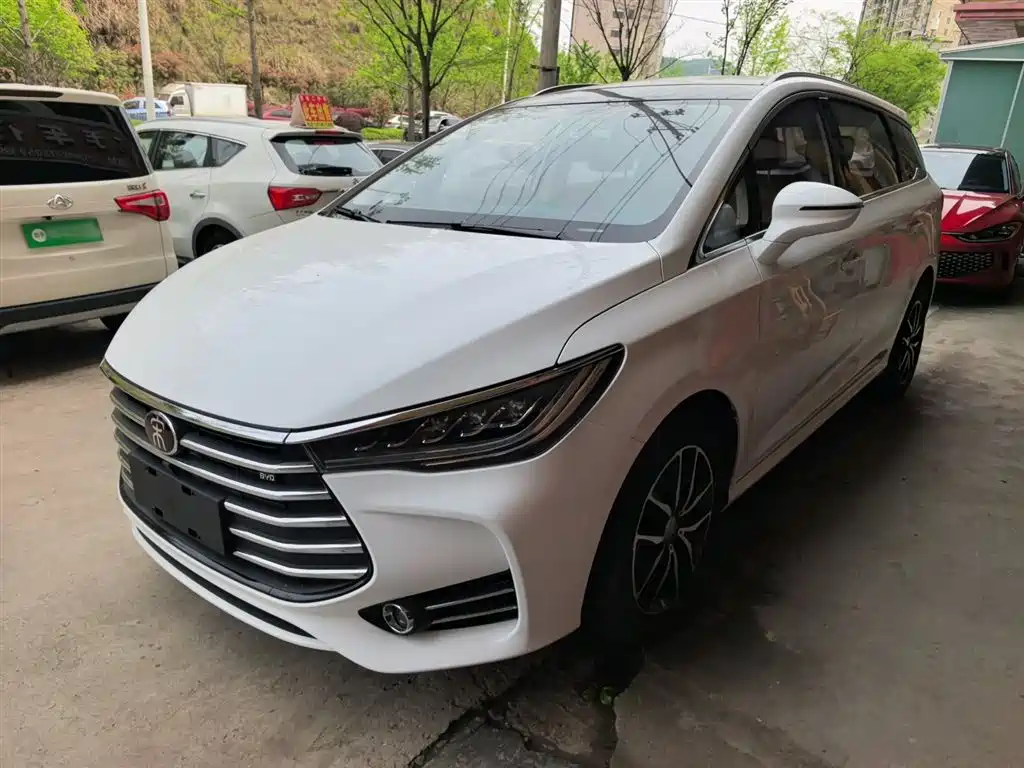 BYD Song MAX 2018 1.5T Automatic Smart Connected Premium 6-Seater фото 2