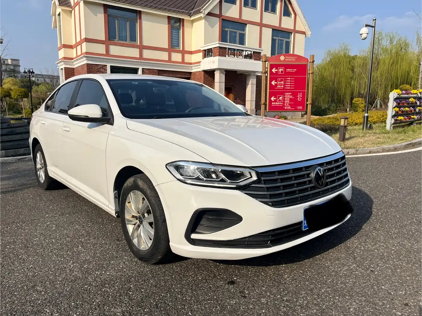Volkswagen Lavida 2023 Facelift 1.5L Auto Comfort Edition фото 3