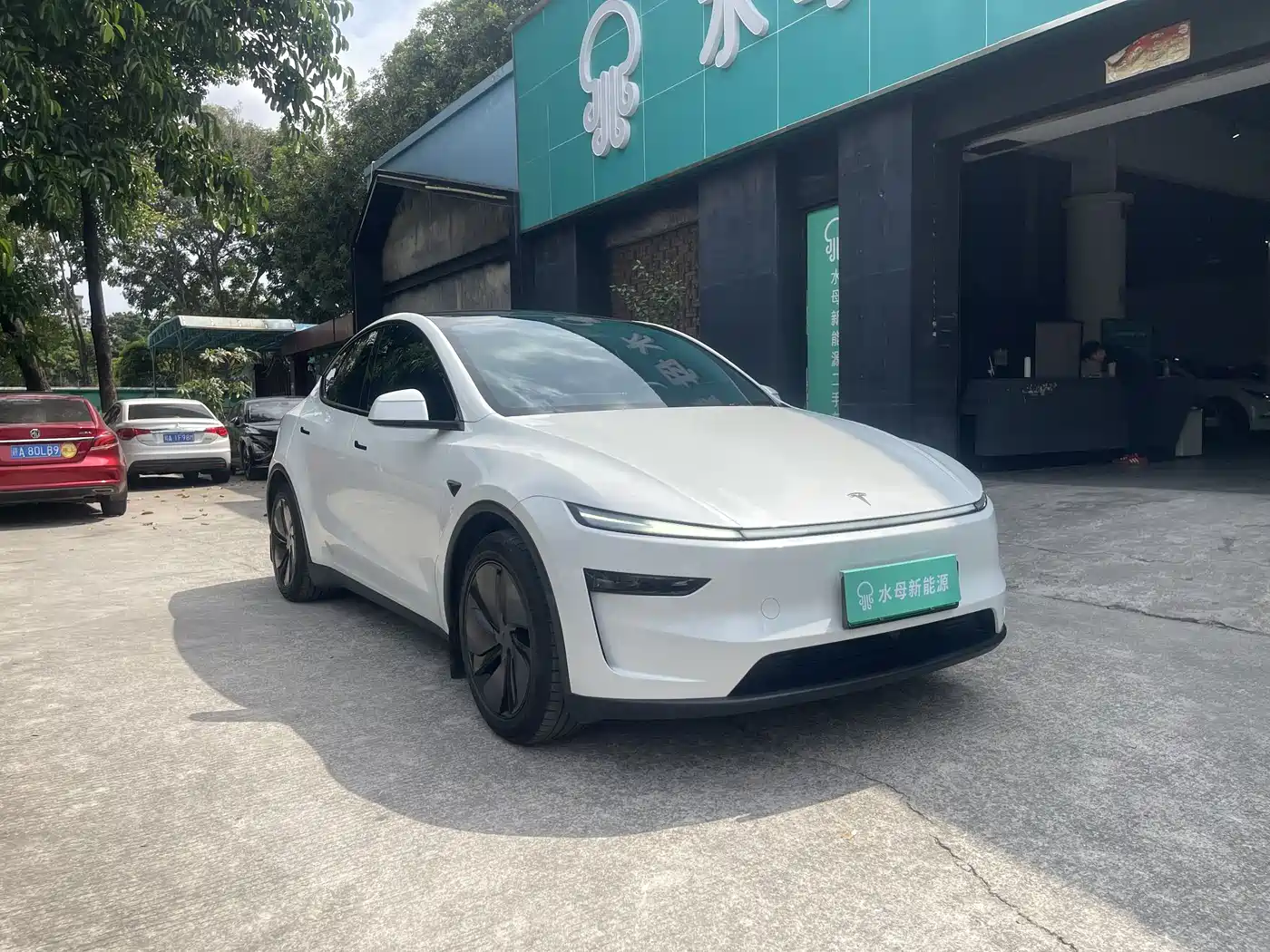 TESLA MODEL Y