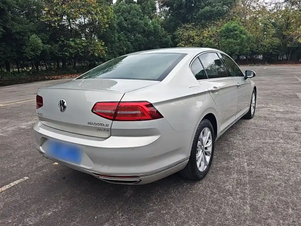 Volkswagen Magotan 2017 330TSI DSG Luxury фото 7