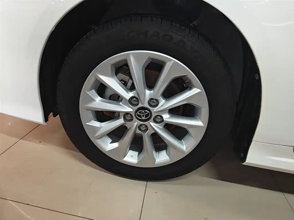 Toyota Corolla 2021 Hybrid 1.8L E-CVT Elite Edition фото 23