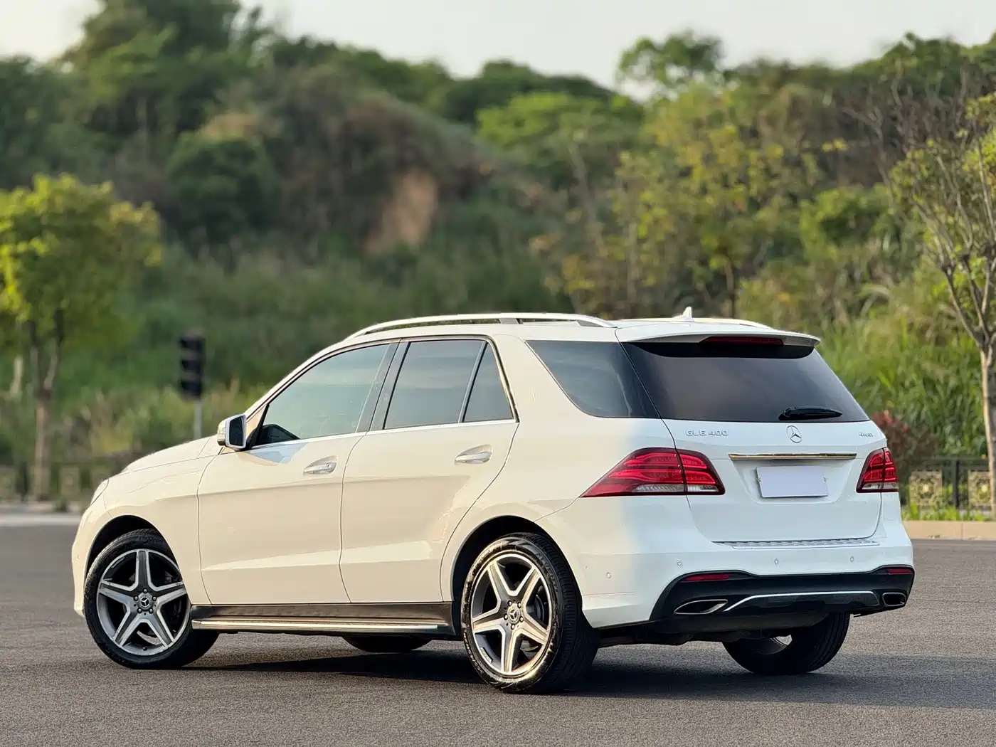 Mercedes-Benz GLE 2018 GLE 400 4MATIC Ultimate Edition фото 16