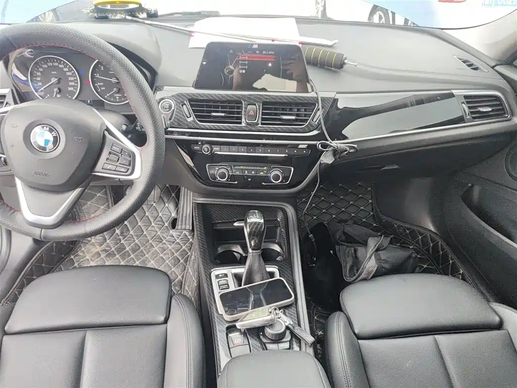 BMW 1 Series 2017 118i Sport фото 9