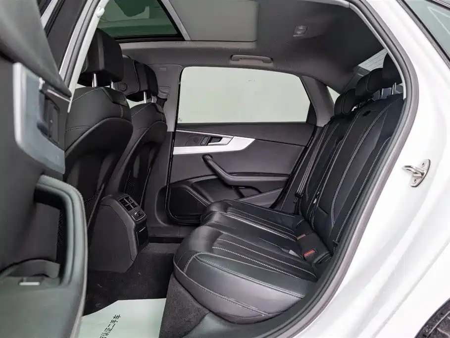 Audi A4L 2022 40 TFSI Luxury Dynamic фото 12