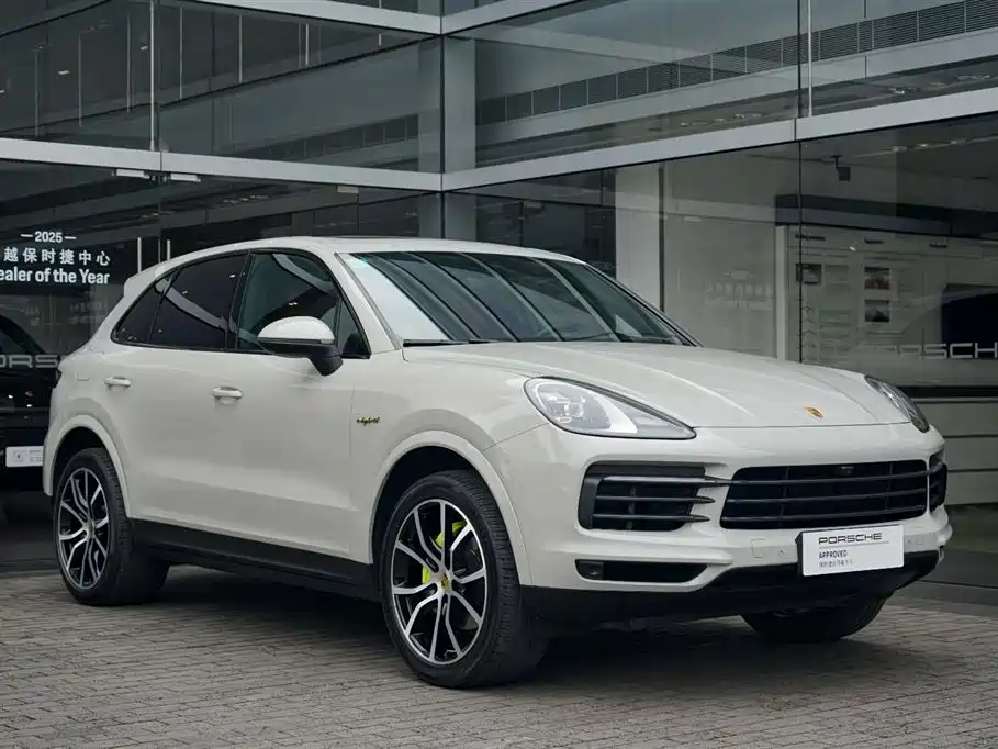 Porsche Cayenne New Energy 2023 Cayenne E-Hybrid 2.0T Platinum Edition фото 3