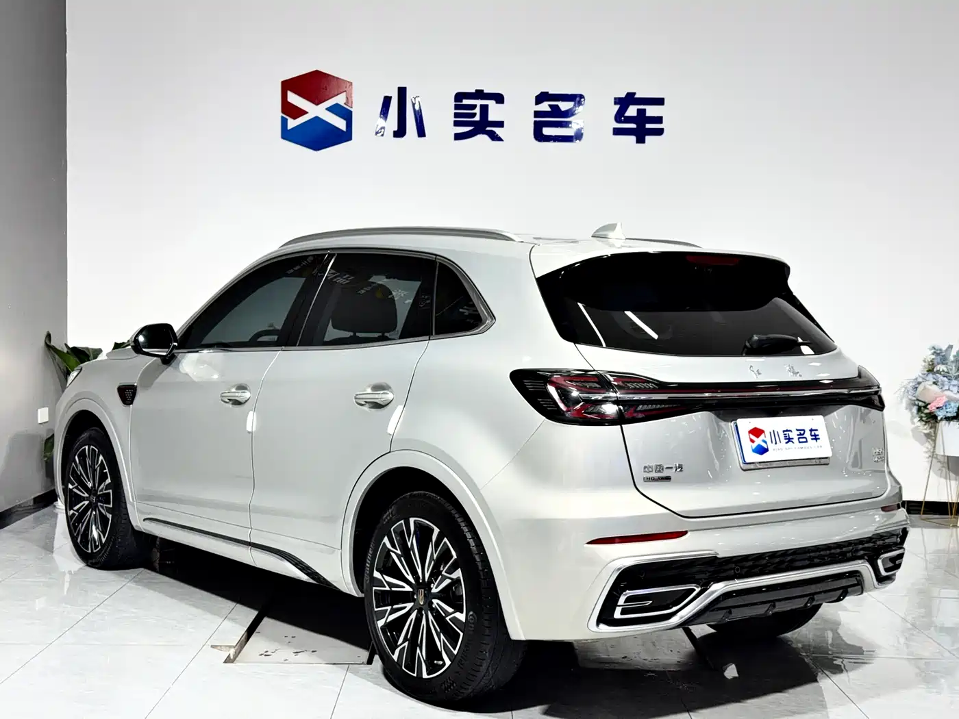 Hongqi HS5 2023 2.0T AWD Flag Enjoy Pro Edition фото 9