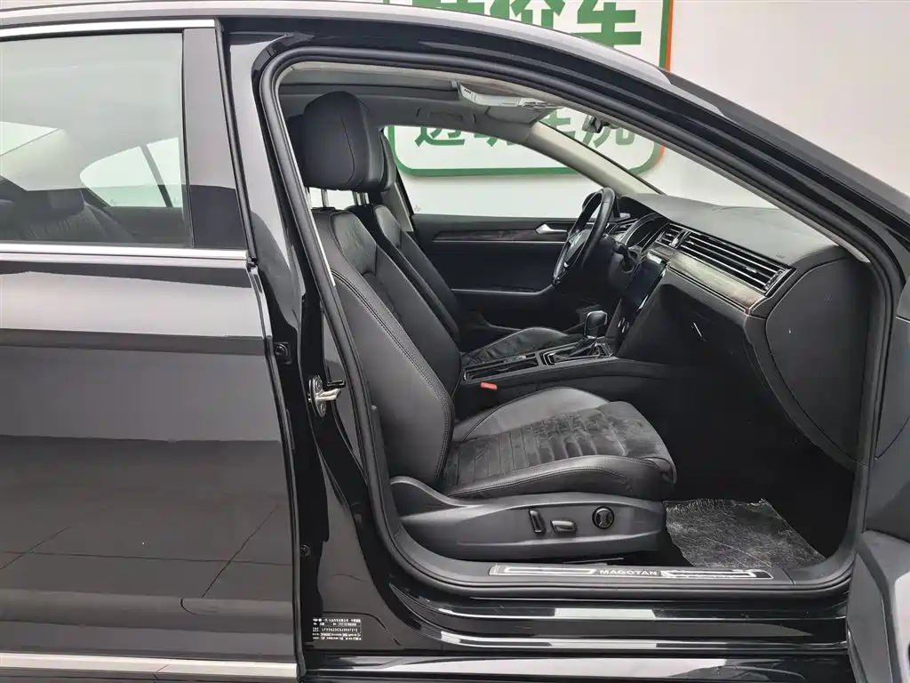 Volkswagen Magotan 2018 330TSI DSG Luxury фото 23
