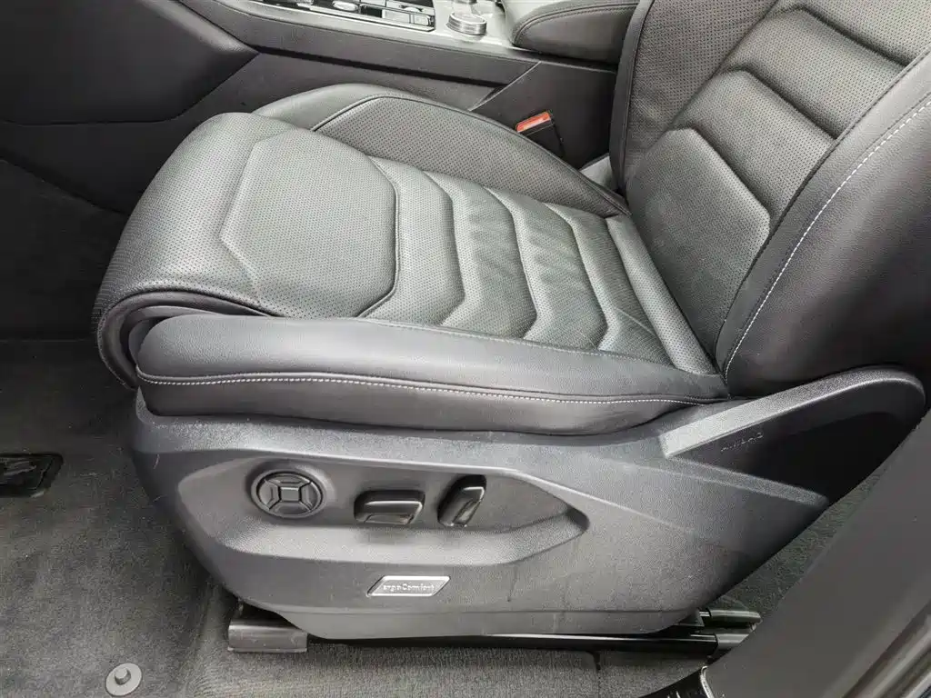 Volkswagen Touareg 2019 2.0TSI Sharp Wing Edition China VI фото 20