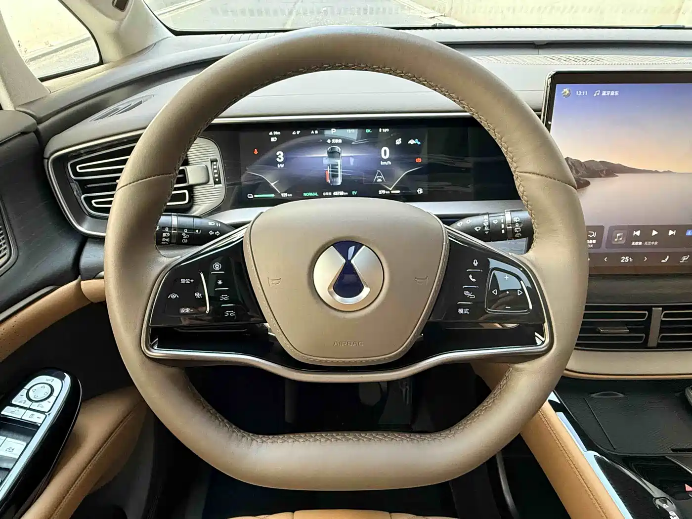 Denza D9 2022 DM-i 970 AWD Flagship фото 11