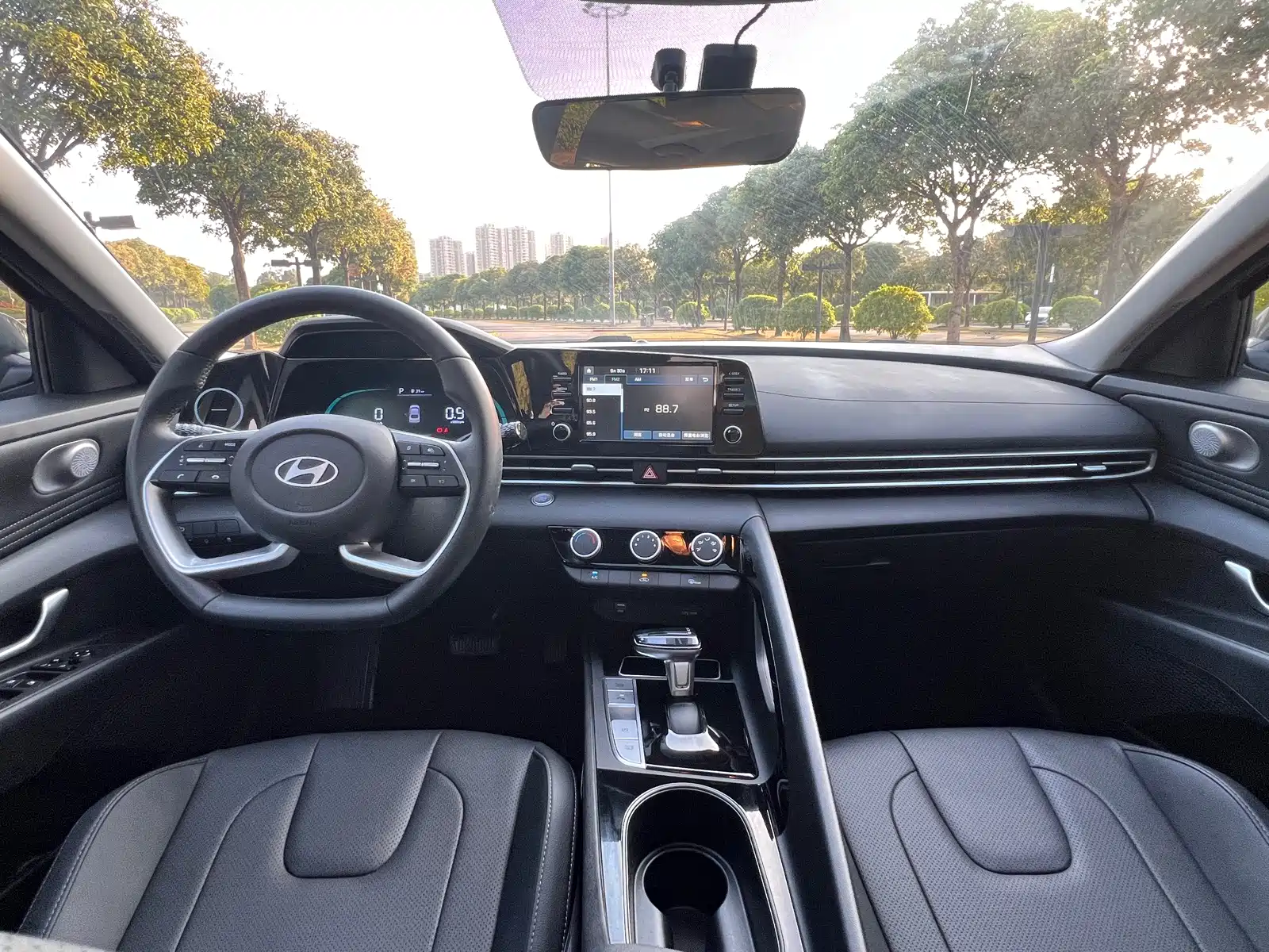 صورة 12 - Hyundai Elantra