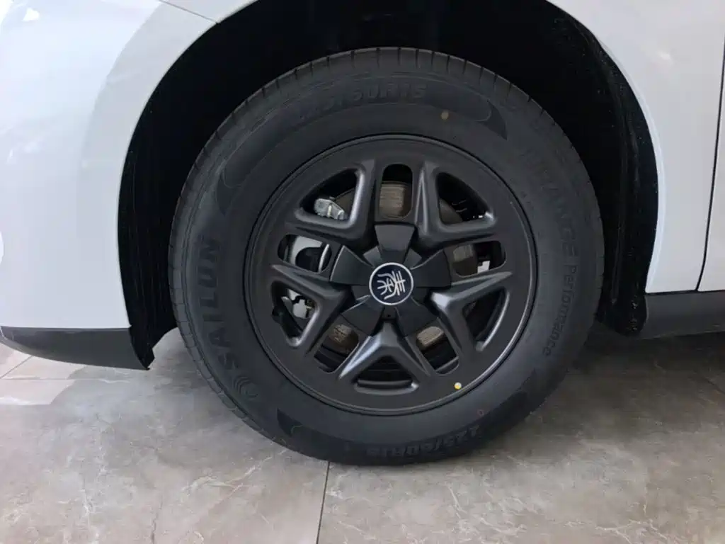 BYD Qin PLUS 2026 2026 DM-i Smart Edition 128KM Progressive